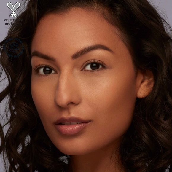 🌟HOST PICK! 🌟🌸Trestique Foundation Stick - Waikiki Tan🌸 - Picture 3 of 8